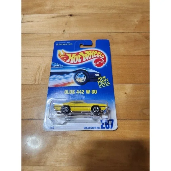 Hot Wheels Olds 442 W-30 Yellow Collector No‎ 267 Blue Card 1991 Vintage Diecast