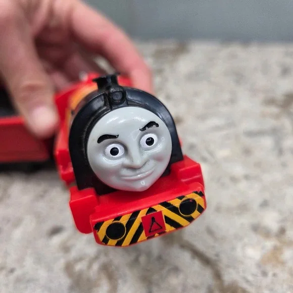 Fisher Price TrackMaster Victor‎ Working Motorized Engine Sodor Steam Red 5