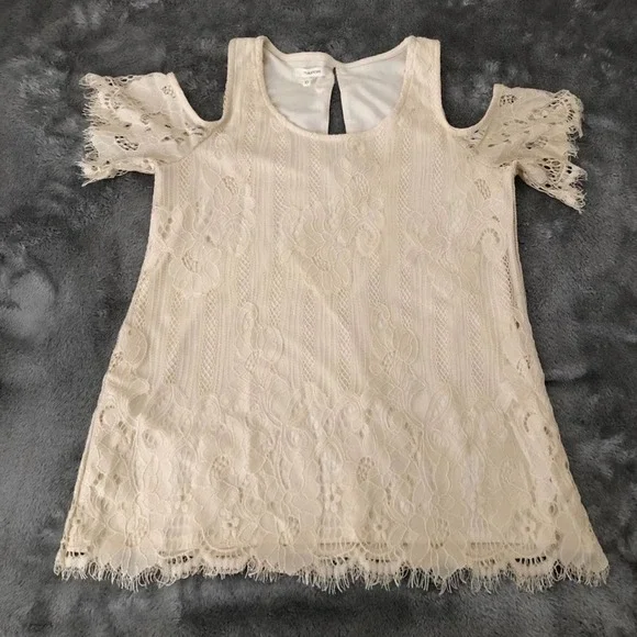Maurices Ivory Lace Cold Shoulder Keyhole Back Blouse Size XS