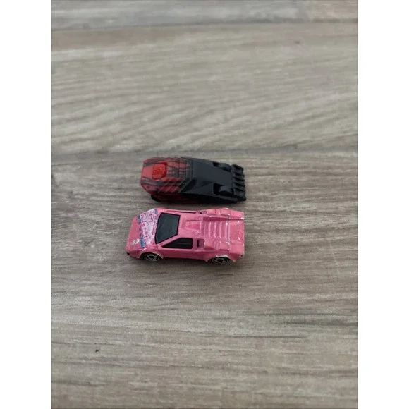 Small Hasbro Micro Machine Spiderman Carnage Road Killer &‎ Pink Lamborghini