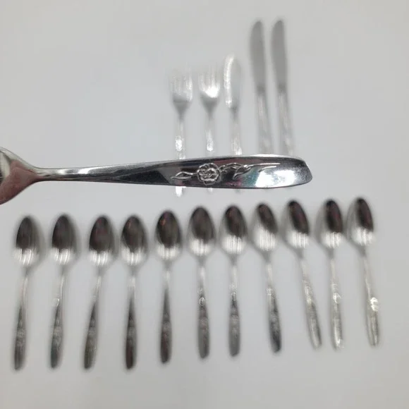 17pc Wm A Rogers Oneida Sweet Briar Stainless Flatware Rose Floral Silverware