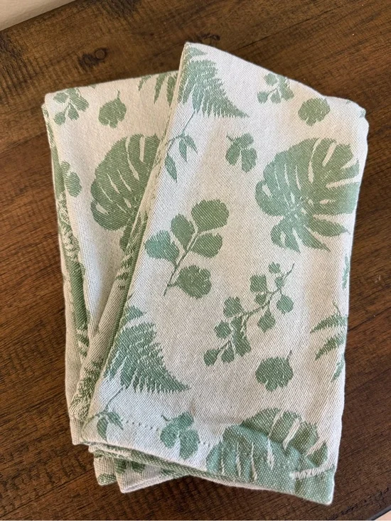 Pier 1 Dinner Napkin Features Botanical Fern and Tropical Leaf Pattern in Shades