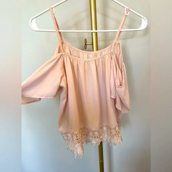Kimchi Blue top in pink, size small