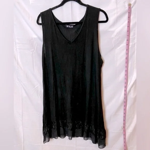 Lily Women’s Plus Size Sleeveless Top with Lace Hem 2X