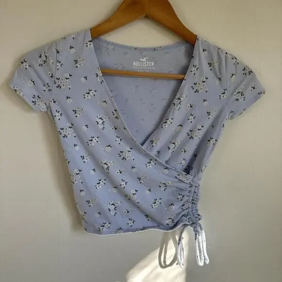 Hollister XS Baby Tee Wrap Top Floral Blue