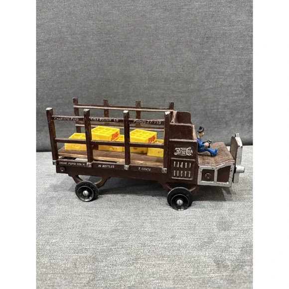 CAST IRON VINTAGE‎ PEPSI COLA DELIVERY TRUCK WAGON W/SODA CRATES