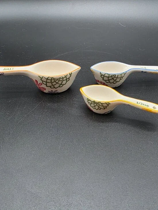 Pier 1 Imports ZINNIA Ceramic Measuring Spoons 3pc Decorative Nesting Set