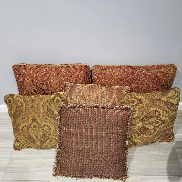 Pier 1 Import Pillow Box 1