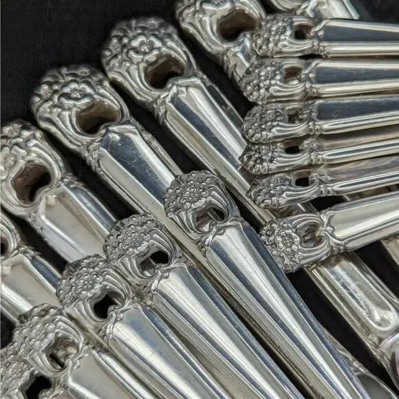 ANTIQUE PIERCED I/S SILVERPLATE 