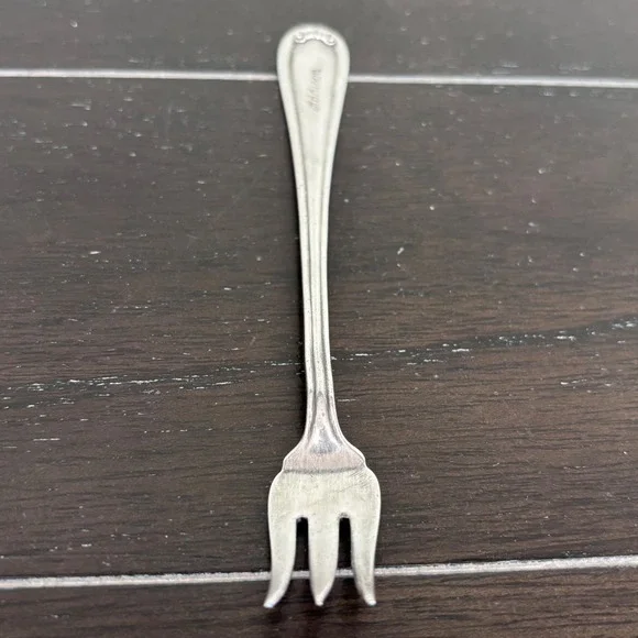 Vintage | Albert Pick &‎ Co Silverplate | Lincoln 1919 | Cocktail Fork | Addison
