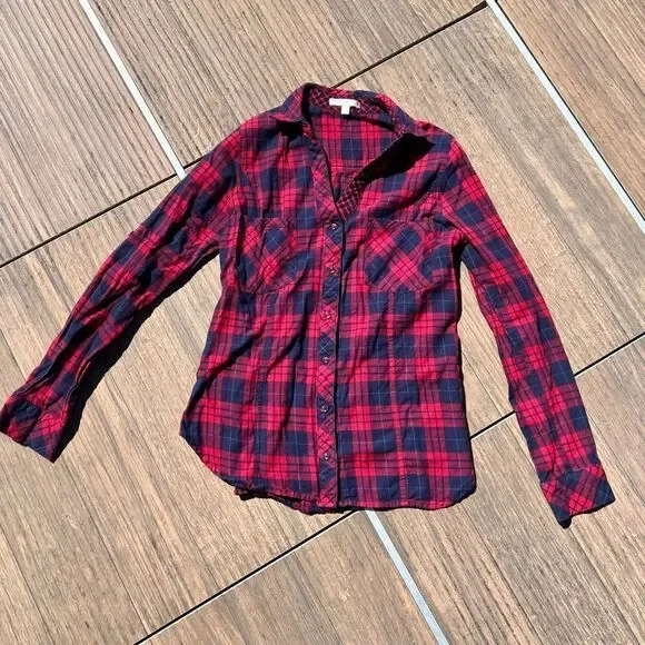Skies Are Blue Flannel Button-up | Size: Small | Color: Red