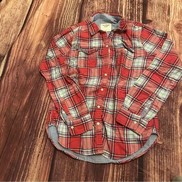 Vintage Women’s Abercrombie & Fitch Red Button Down Shirt Size Small