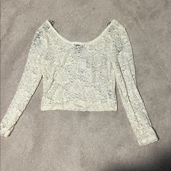 NWT forever 21 cream colored lace cropped long sleeve top