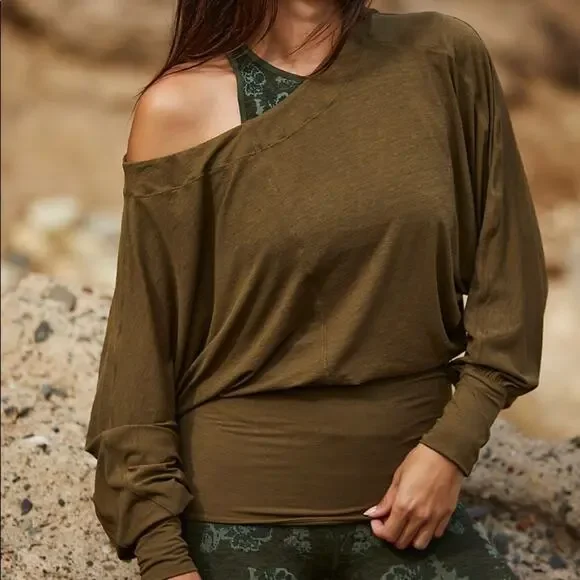 NWT! Free People Featherweight Long-Sleeve Size Small