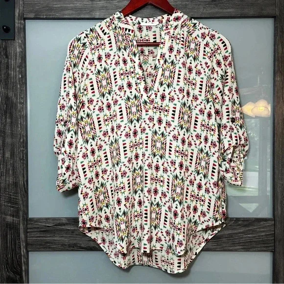 Lush Aztec 3/4 Length Button Up Sleeve V Neck Collarless Blouse Women's Small