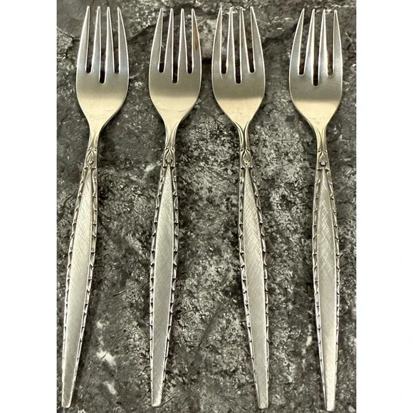 Oneida Community VENETIA Stainless 4 Salad Forks Burnished & Glossy Flatware