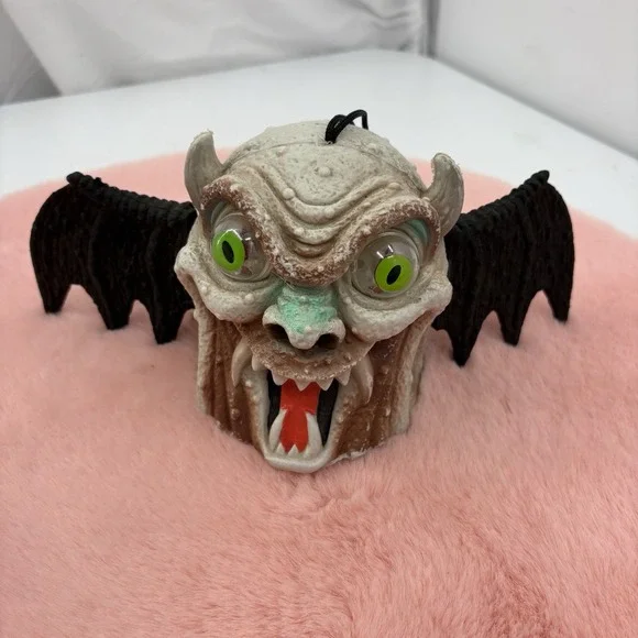 Vtg Paper Magic Group Hanging Head With‎ Bat Wings Sound Batteries