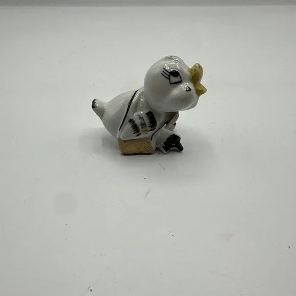 Vintage Hand Painted Ceramic Baby Bird w/ Bow & Gold Purse Anthropomorphic 2.5