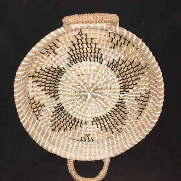 Round Sweet grass Serving Tray, Hand Woven Star Design Tan‎ Black White 14