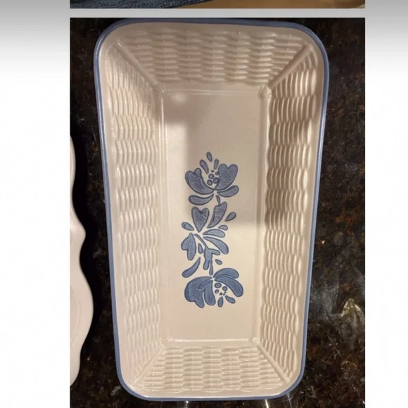 pfaltzgraff yorktowne bread plate