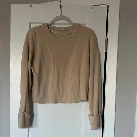 Zara Cropped Crewneck Sweater in Beige size medium