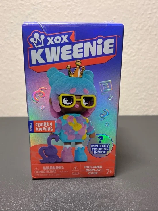 Kweenie Quirky Kweens Mystery Figure - Blue/Pink‎