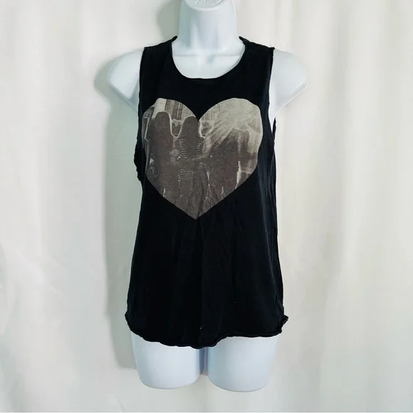 Heart Graphic Print Black Muscle Tank Top
