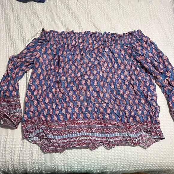 Off Shoulder EUC Top