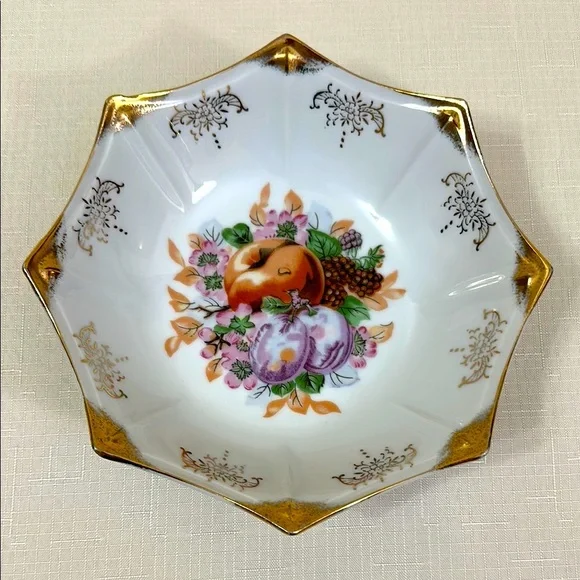 Trimont Ware Elegant White and Gold Octagonal Vintage Bowl Fruit Design