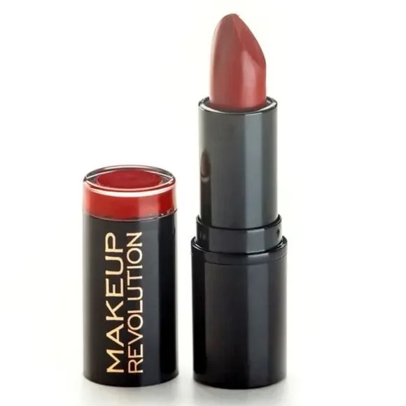 Make up Revolution lipstick Reckless burnt red
