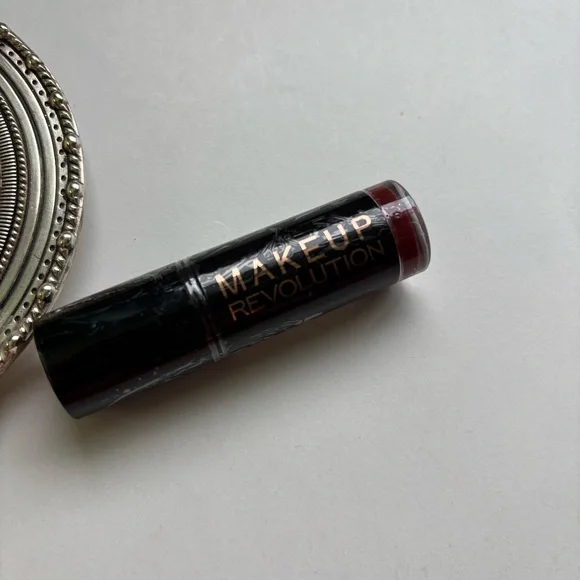 Makeup Revolution Bold Lipstick