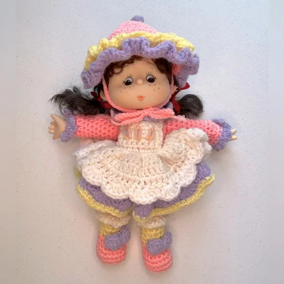 Freckled Face Vintage Crochet Yarn Doll 11 long x 9 wide