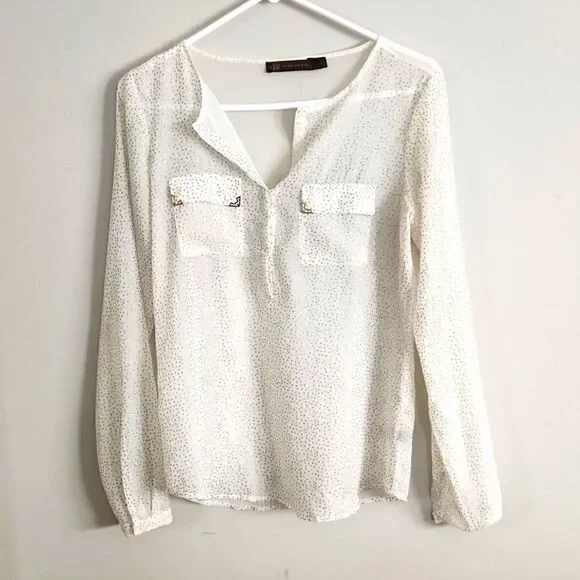 Outback red xs top blouse front pockets good preowned condition