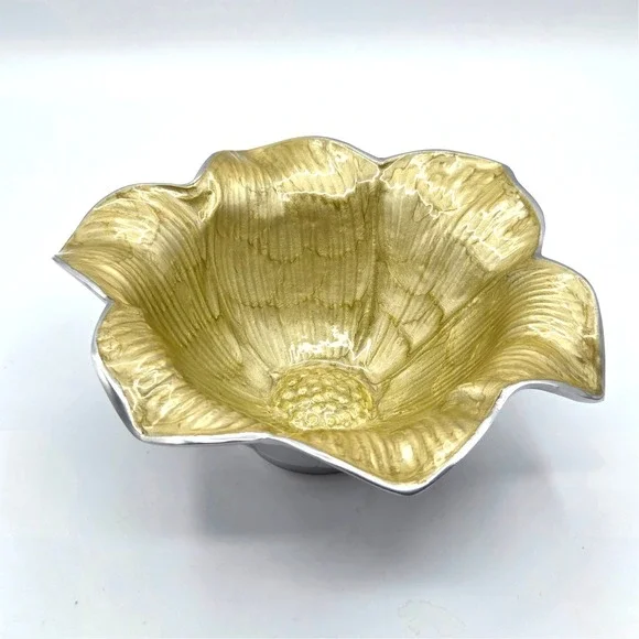 Julia Knight  Signed LILY ALUMINUM ENAMEL LIGHT GREEN 8 1/4
