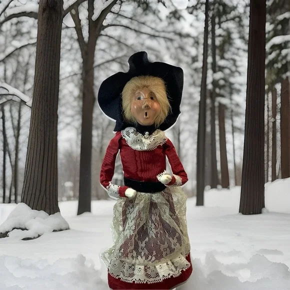 Byers Choice 1998 Victorian Adult Woman in Dress -‎ Caroler