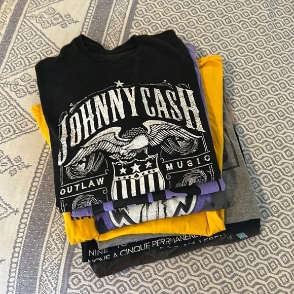 Graphic 7 Tee Bundle Large/XL/XXL​​​​​​​​​