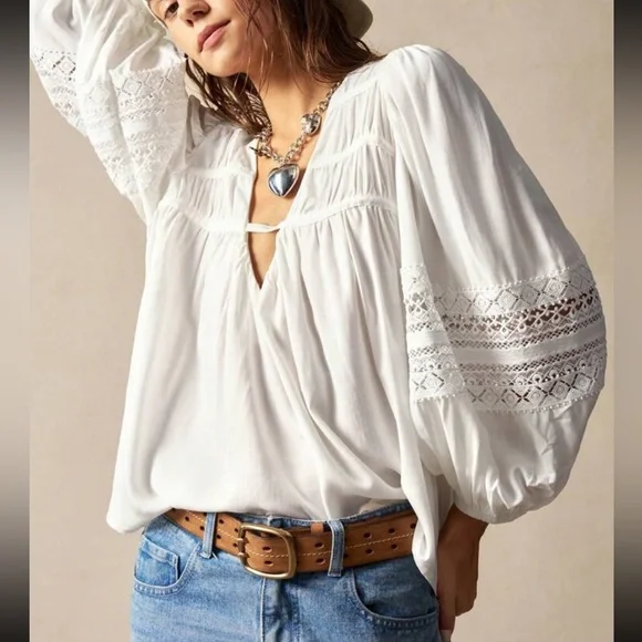 Elegant White Lace Women's Top