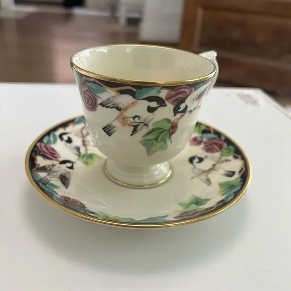 Vintage Lenox Birds of America collection 1993 Chickadee tea cup and saucer