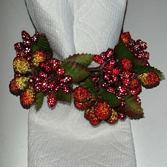 Pier 1 Napkin Ring Berries And Leaves Beaded
