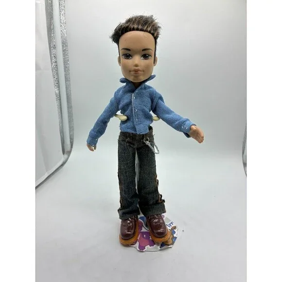 Bratz Boyz Eitan Doll with Blue Shirt & Jeans - MGA Entertainment