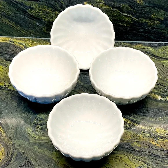 Pier 1 White Porcelain Scalloped Elegant Mini Bowls Set of 4 New