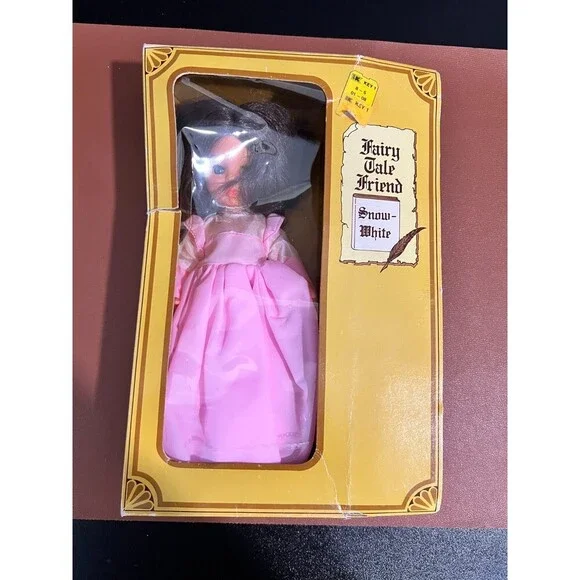 S.S Kresge Company  Tale Friend Snow White Doll Pink Dress Collectible 10