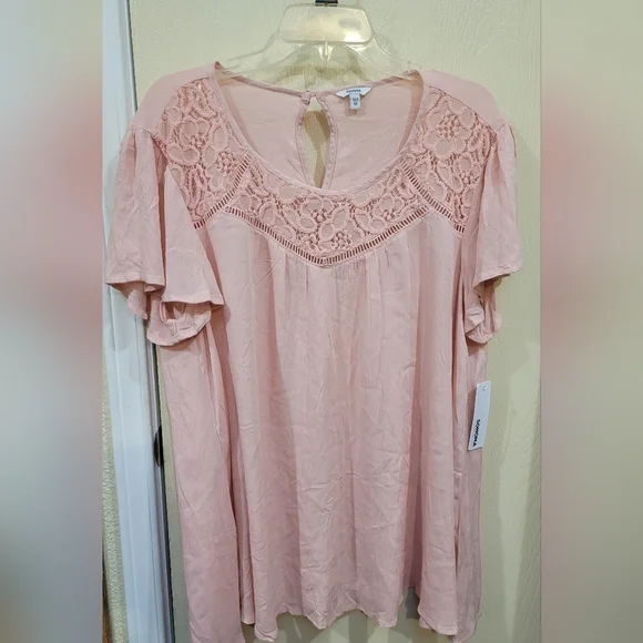 Nwt Shell pink flutter sleeve blouse