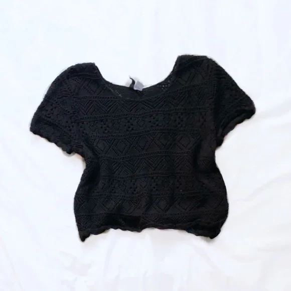 3 for $25 : divided h&m ⋆ crochet top