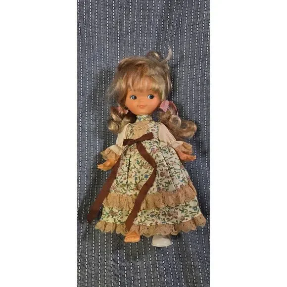 Vintage Playmates Hong Kong doll
