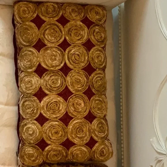 Pier 1 Red and Tan Accent Pillows with 2 Swirl Design Full Pillows