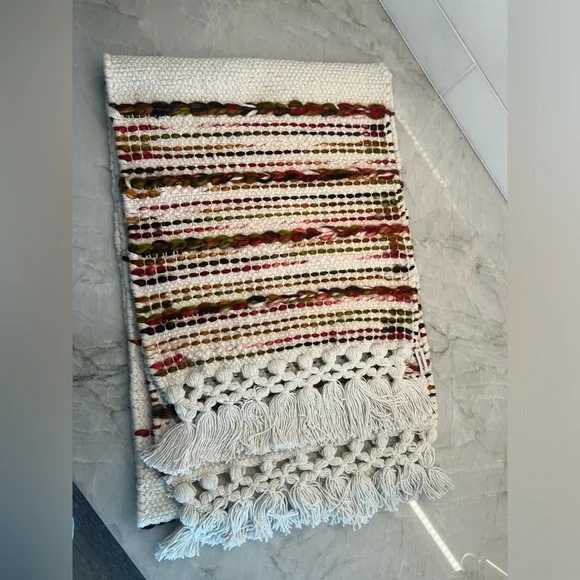 Pier 1 runner