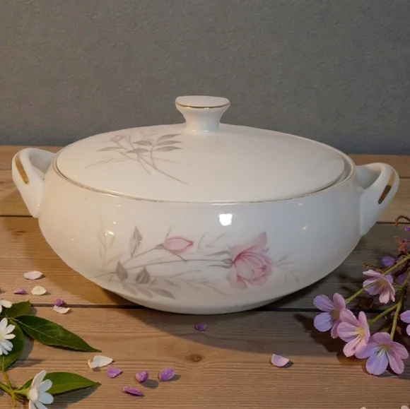Camelot China American Rose 1655 Covered Vegetable Bowl