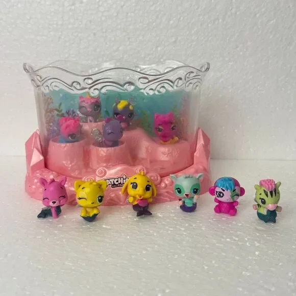 Hatchimals Colleggtibles, Mermal Magic Underwater Aquarium with 11 Exclusive Cha