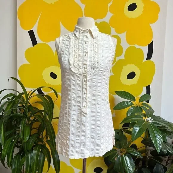 Vintage 1960s Bobbie Brooks Ivory Crochet Embroidered Pleated Sleeveless Blouse